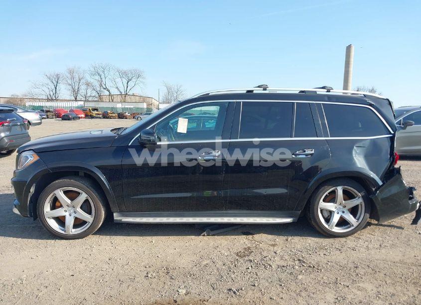 Photo 13 of 2015 Mercedes-benz Gl 550 4MATIC (VIN 4JGDF7DE9FA444720)
