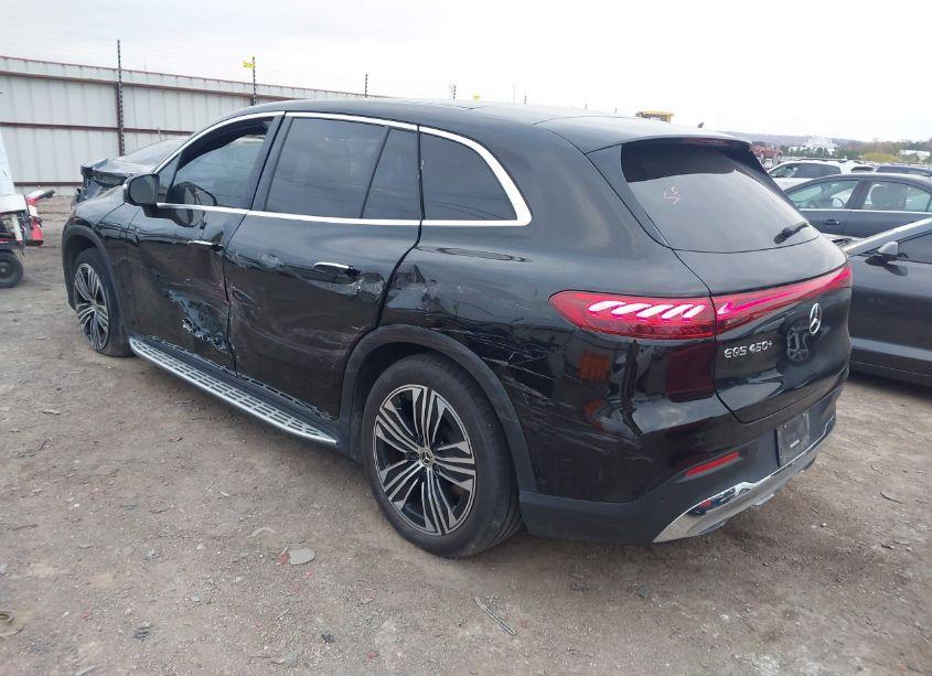 Photo 3 of 2023 Mercedes-benz Eqs 450+ SUV (VIN 4JGDM2DB0PA013960)
