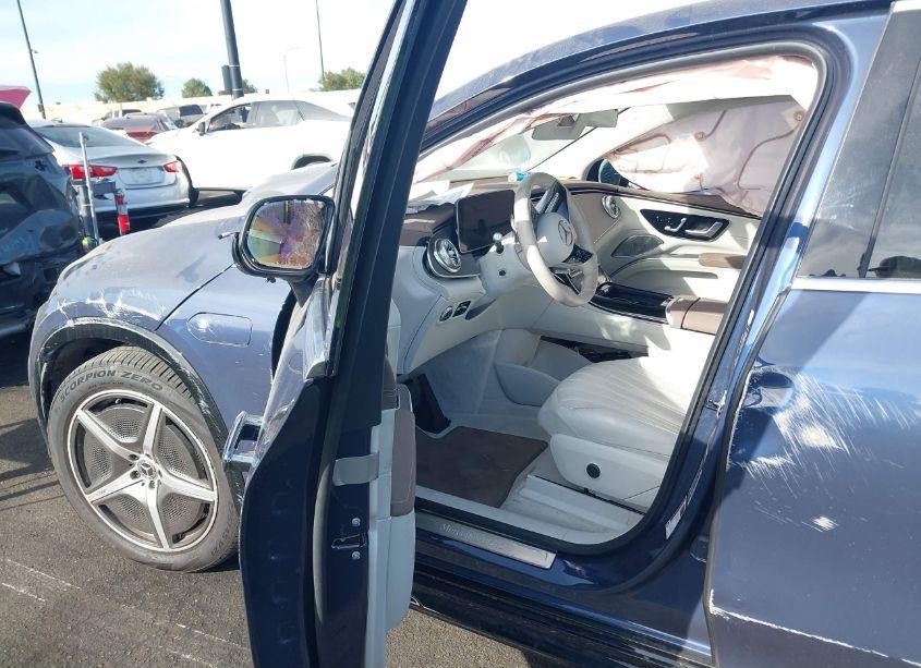 Photo 5 of 2023 Mercedes-benz Eqs 450 SUV 4MATIC (VIN 4JGDM2EB0PA005601)