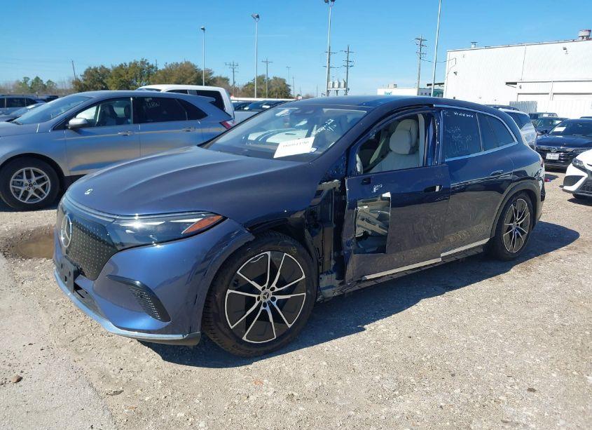 Photo 2 of 2023 Mercedes-benz Eqs 450 SUV 4MATIC (VIN 4JGDM2EB5PA015007)