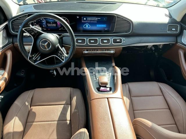 Photo 5 of 2025 MERCEDES-BENZ GLE 350 4MATIC (VIN 4JGFB4FB5SB337318)
