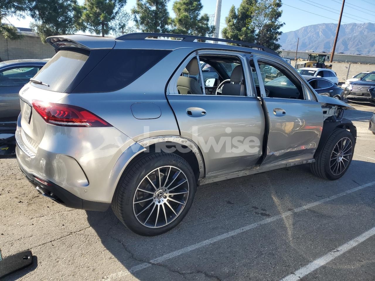 Photo 3 of 2021 MERCEDES-BENZ GLE 350 (VIN 4JGFB4JB4MA324768)
