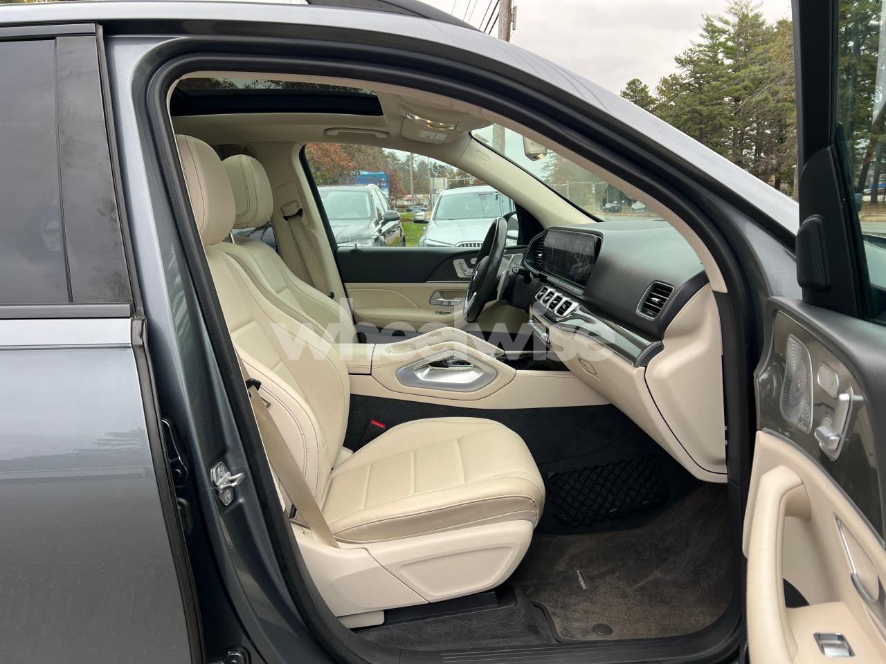 Photo 5 of 2020 MERCEDES-BENZ GLE 350 4MATIC (VIN 4JGFB4KB0LA008653)