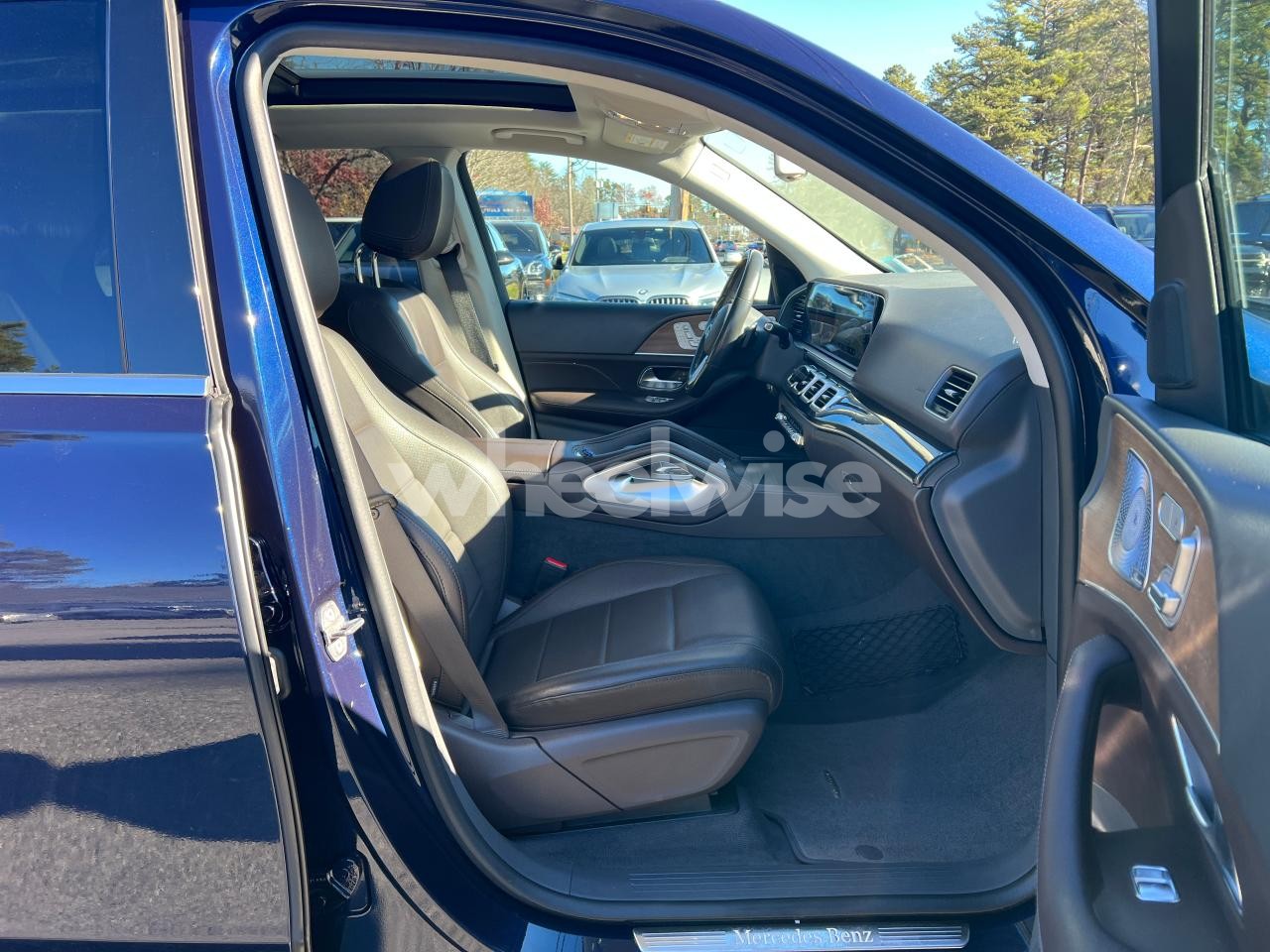 Photo 5 of 2020 MERCEDES-BENZ GLE 350 4MATIC (VIN 4JGFB4KB8LA086890)