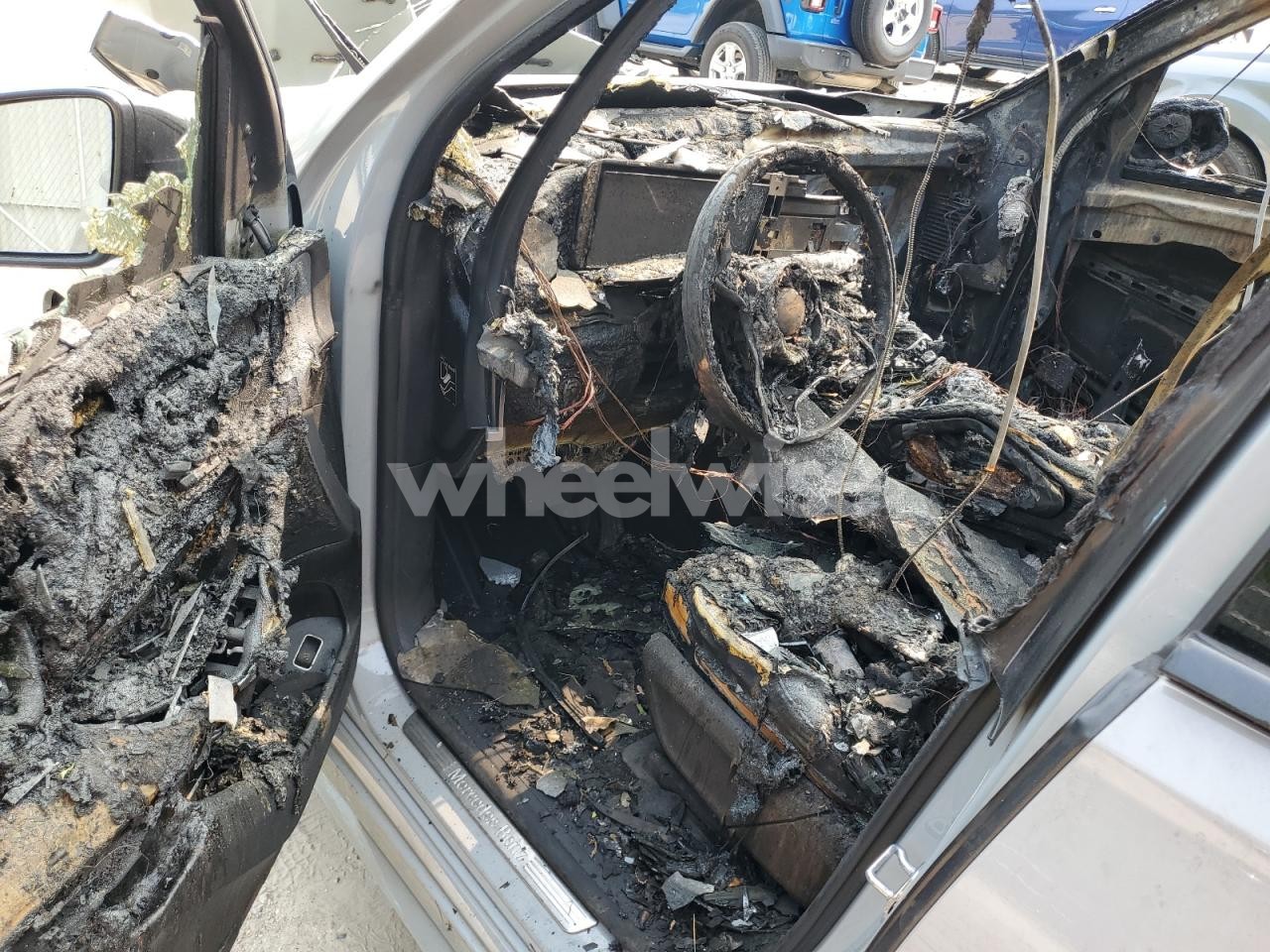 Photo 8 of 2024 MERCEDES-BENZ GLE 450 4MATIC N/A (VIN 4JGFB5KBXRA987841)