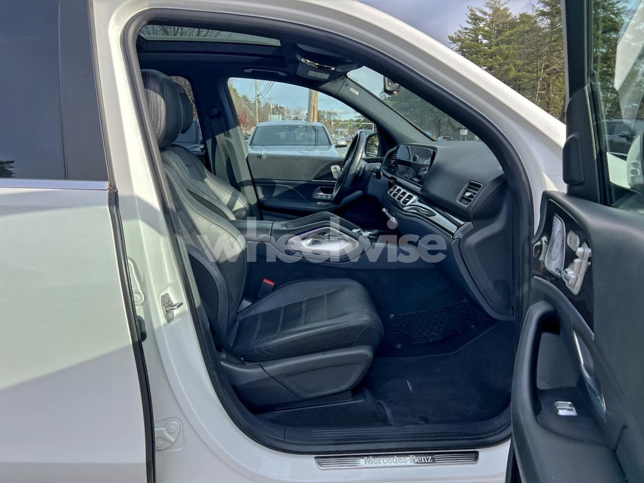 Photo 5 of 2020 MERCEDES-BENZ GLE 450 4MATIC N/A (VIN 4JGFB5KE9LA054904)