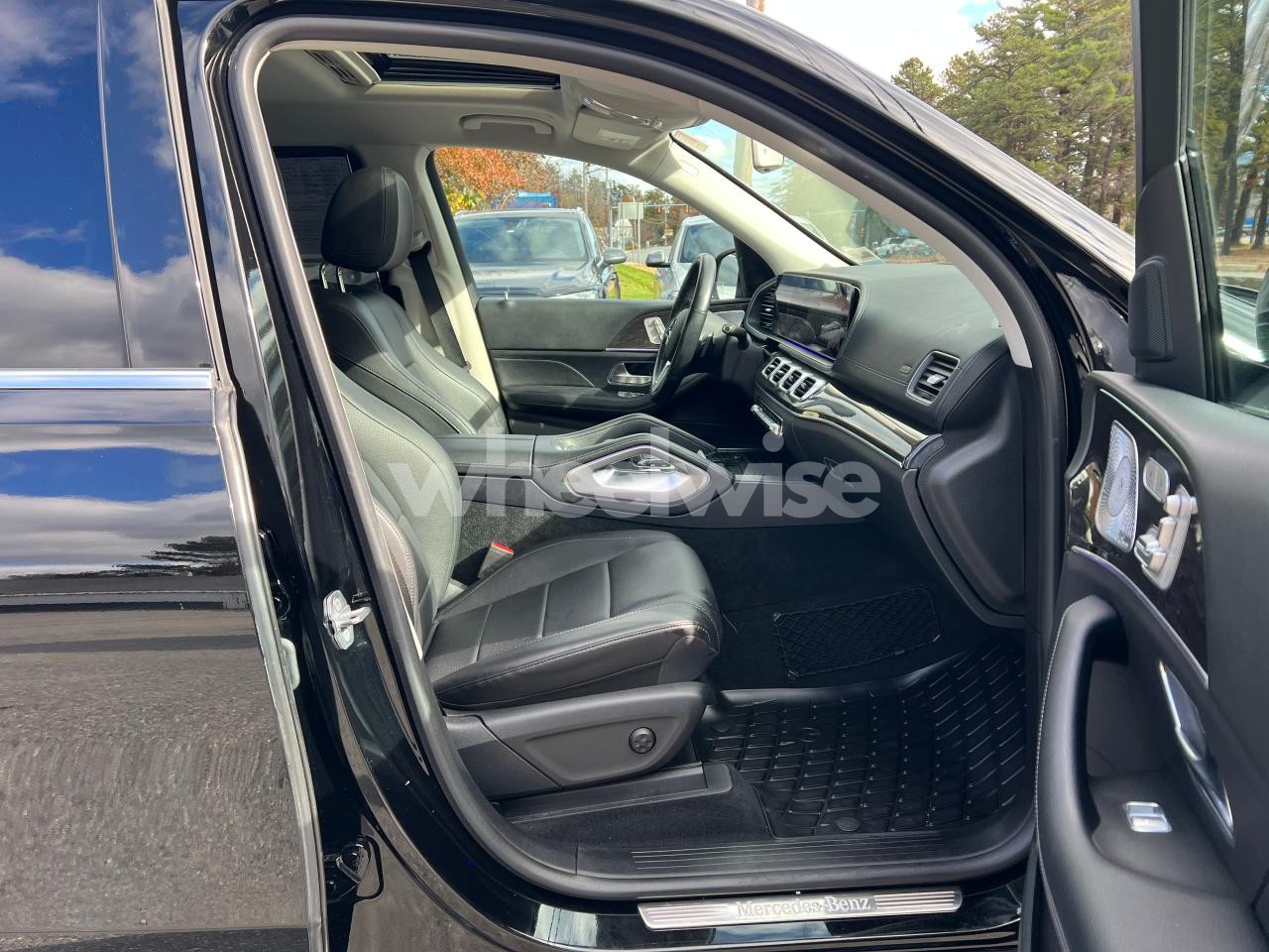 Photo 5 of 2020 MERCEDES-BENZ GLS 450 4MATIC (VIN 4JGFF5KE2LA138745)