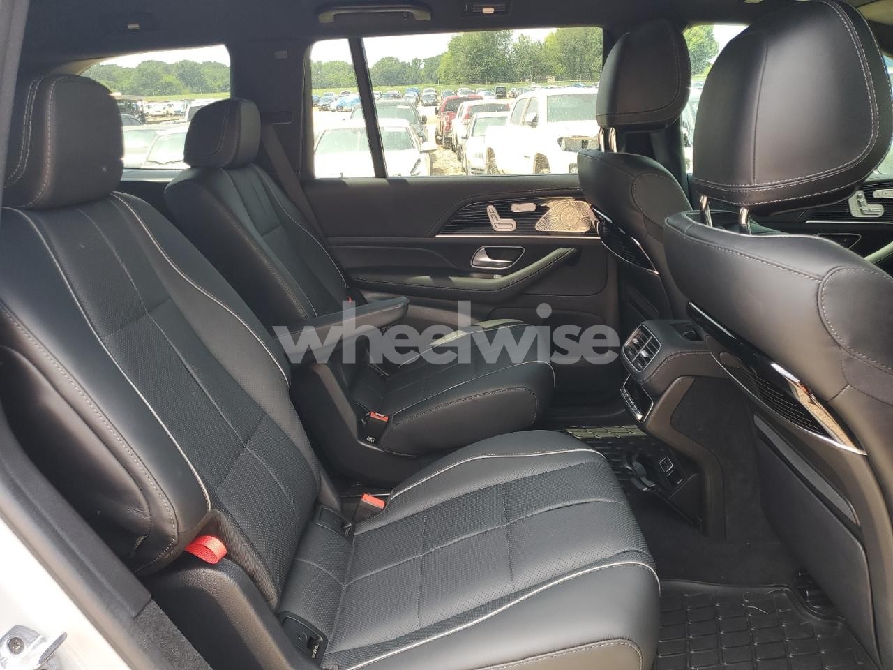 Photo 10 of 2024 MERCEDES-BENZ GLS 580 4MATIC (VIN 4JGFF8FE0RB204367)