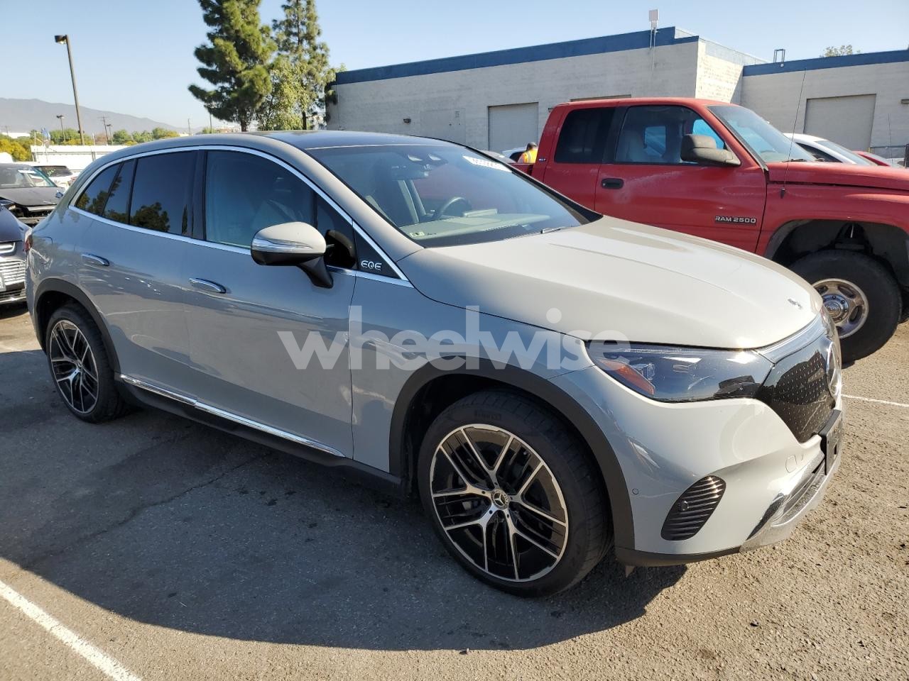 Photo 4 of 2023 MERCEDES-BENZ EQE SUV 350 4MATIC (VIN 4JGGM1CB1PA016522)