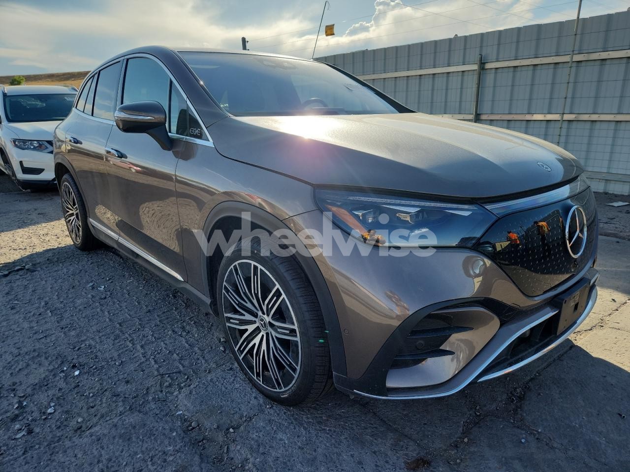 Photo 4 of 2024 MERCEDES-BENZ EQE SUV 350 4MATIC (VIN 4JGGM1CB7RA046515)