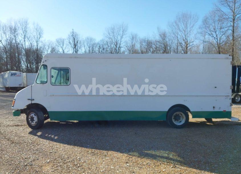 Photo 14 of 2003 Ic Corporation 1000 1652 (VIN 4KAMGABM03A946951)