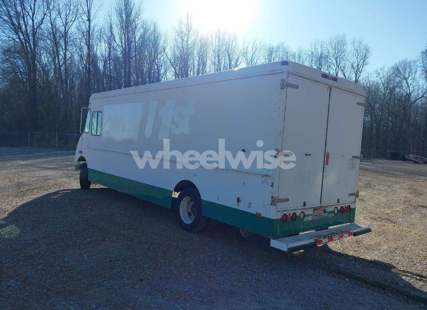 Photo 3 of 2003 Ic Corporation 1000 1652 (VIN 4KAMGABM03A946951)