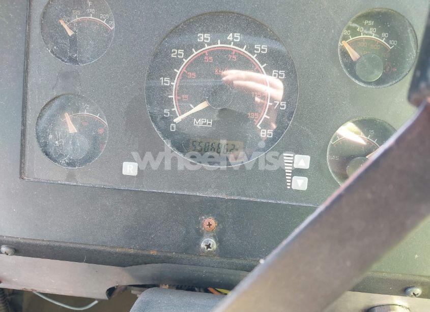 Photo 5 of 2003 Ic Corporation 1000 1652 (VIN 4KAMGABM03A946951)