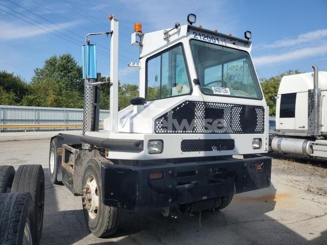 Photo 4 of 2021 CAPT TJ5000 YARD TRUCK (VIN 4LMBB2115ML029678)