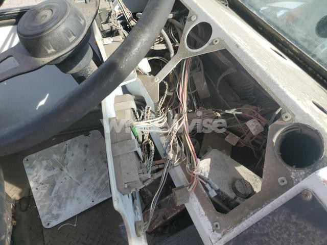 Photo 8 of 2021 CAPT TJ5000 YARD TRUCK (VIN 4LMBB2115ML029678)