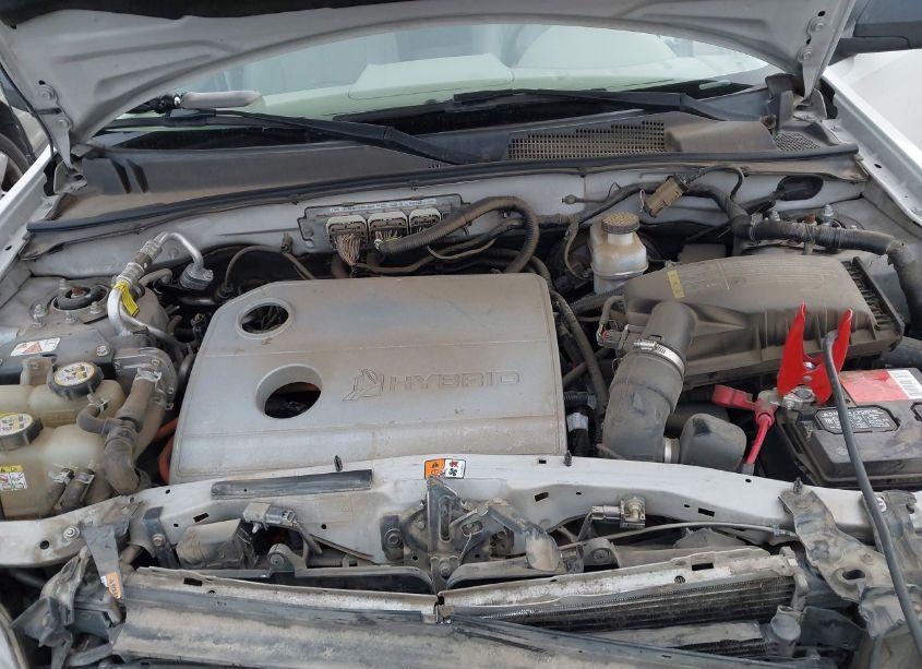 Photo 10 of 2010 Mercury Mariner HYBRID (VIN 4M2CN2K33AKJ14172)