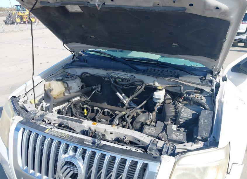 Photo 10 of 2010 Mercury Mariner (VIN 4M2CN8B70AKJ14510)