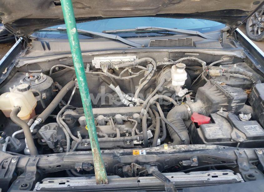 Photo 10 of 2010 Mercury Mariner (VIN 4M2CN8B71AKJ28559)