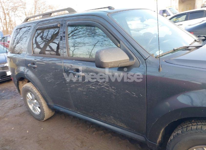 Photo 13 of 2010 Mercury Mariner (VIN 4M2CN8B71AKJ28559)