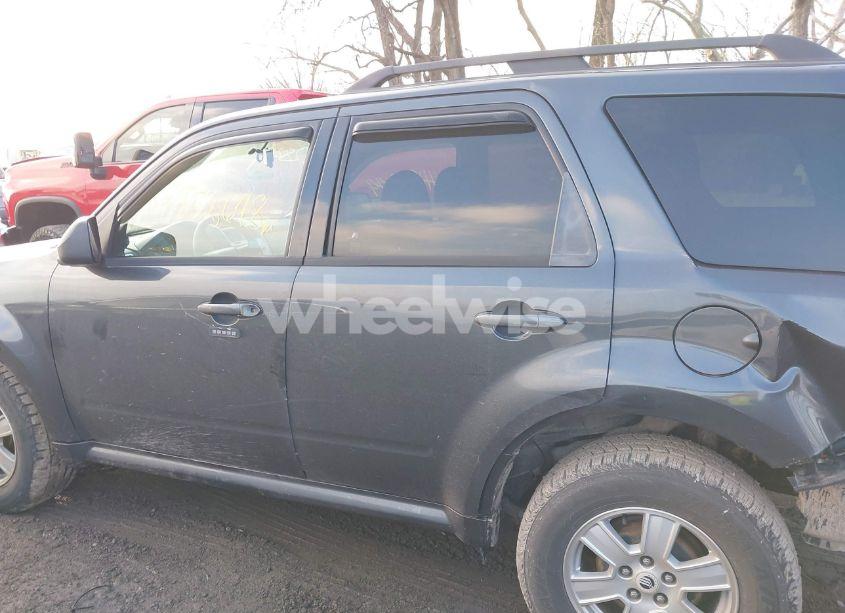 Photo 14 of 2010 Mercury Mariner (VIN 4M2CN8B71AKJ28559)