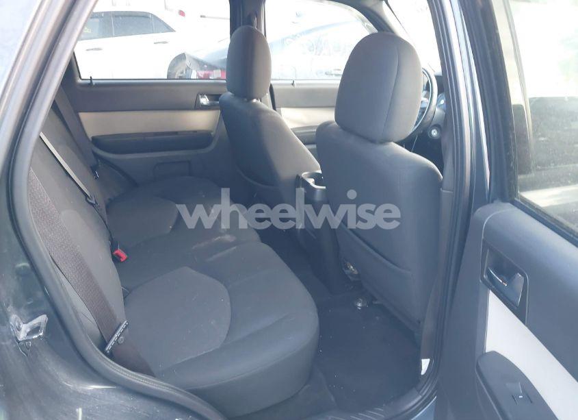 Photo 8 of 2010 Mercury Mariner (VIN 4M2CN8B71AKJ28559)