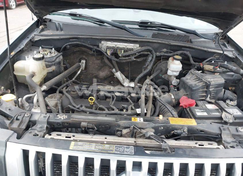 Photo 10 of 2010 Mercury Mariner (VIN 4M2CN8B76AKJ20540)