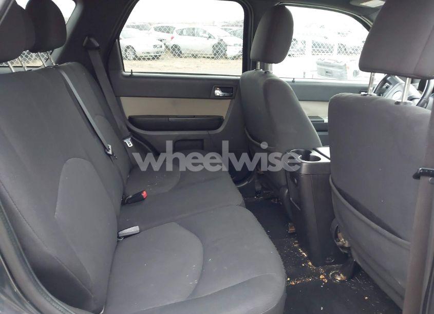 Photo 8 of 2010 Mercury Mariner (VIN 4M2CN8B76AKJ20540)