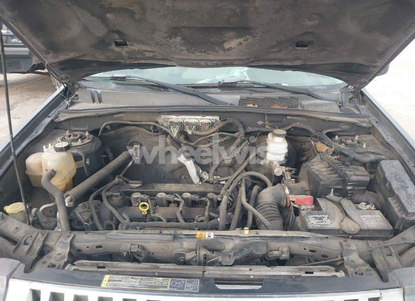 Photo 10 of 2010 Mercury Mariner (VIN 4M2CN8B76AKJ26340)