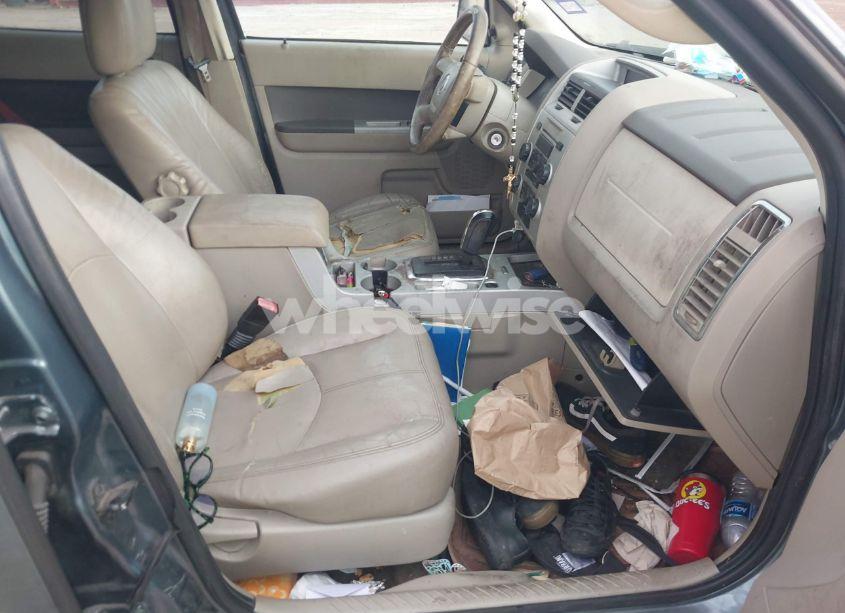 Photo 5 of 2010 Mercury Mariner (VIN 4M2CN8B76AKJ26340)