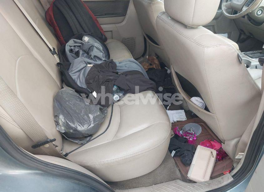 Photo 8 of 2010 Mercury Mariner (VIN 4M2CN8B76AKJ26340)