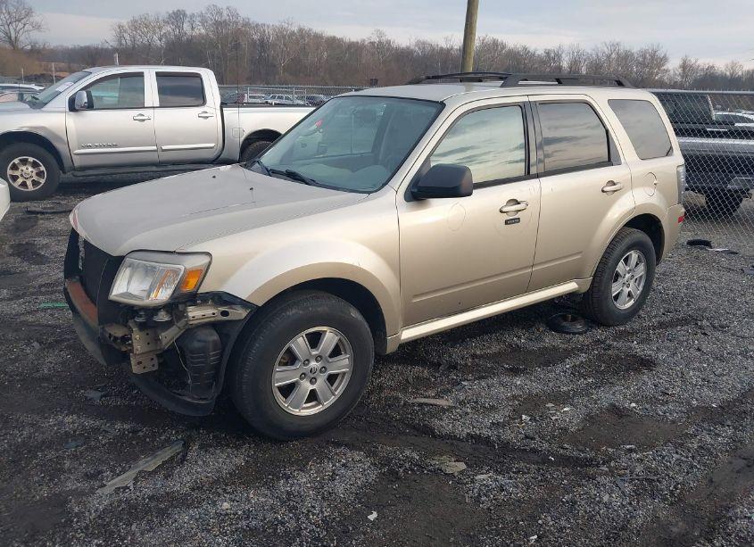 Photo 2 of 2010 Mercury Mariner (VIN 4M2CN8B78AKJ20667)