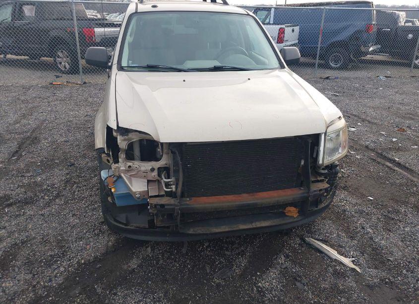 Photo 6 of 2010 Mercury Mariner (VIN 4M2CN8B78AKJ20667)