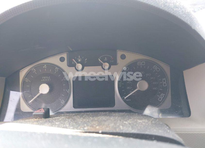 Photo 7 of 2010 Mercury Mariner (VIN 4M2CN8B79AKJ28843)