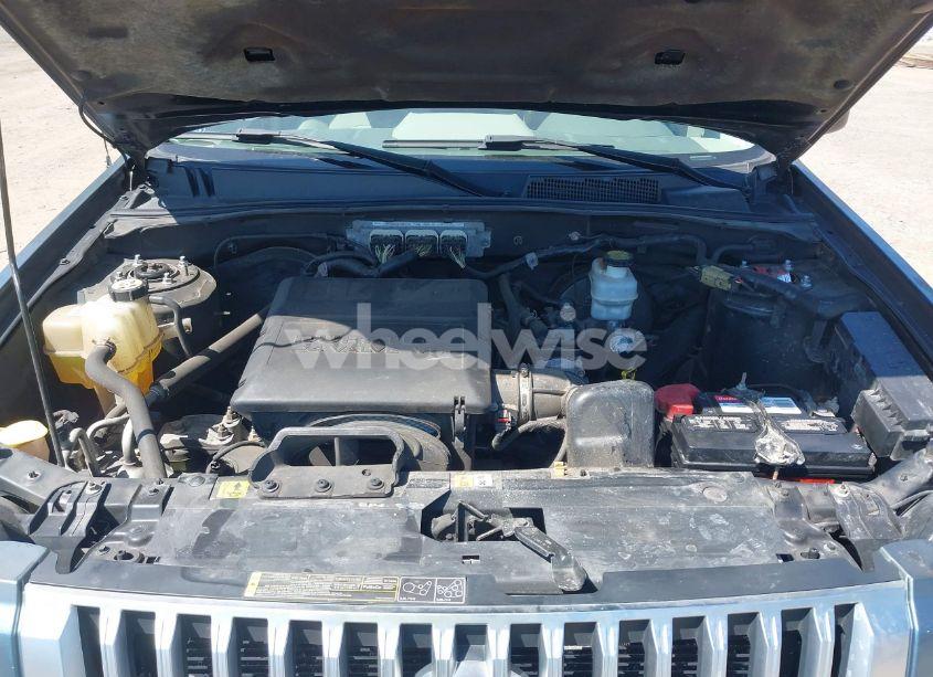 Photo 10 of 2010 Mercury Mariner (VIN 4M2CN8BG3AKJ01945)