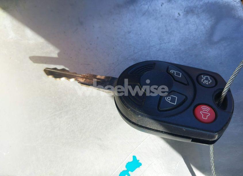 Photo 11 of 2010 Mercury Mariner (VIN 4M2CN8BG3AKJ01945)