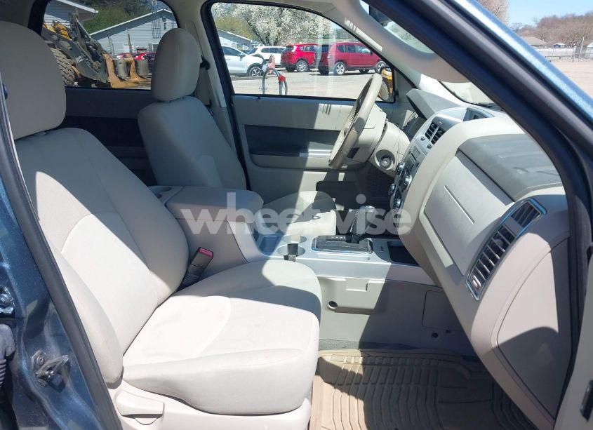 Photo 5 of 2010 Mercury Mariner (VIN 4M2CN8BG3AKJ01945)