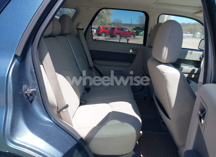 Photo 8 of 2010 Mercury Mariner (VIN 4M2CN8BG3AKJ01945)