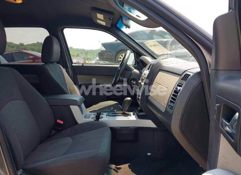 Photo 5 of 2010 Mercury Mariner (VIN 4M2CN8BG8AKJ19762)