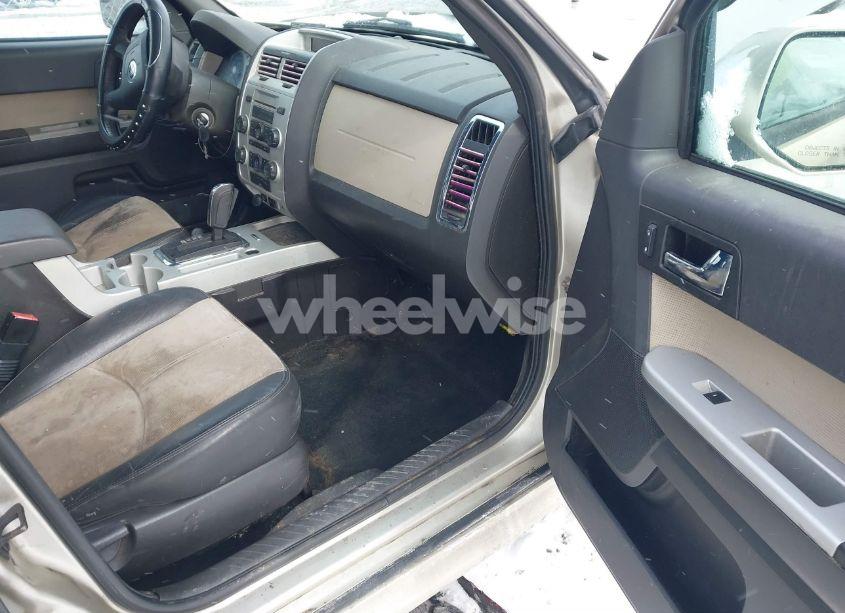 Photo 5 of 2010 Mercury Mariner PREMIER (VIN 4M2CN8H72AKJ05699)