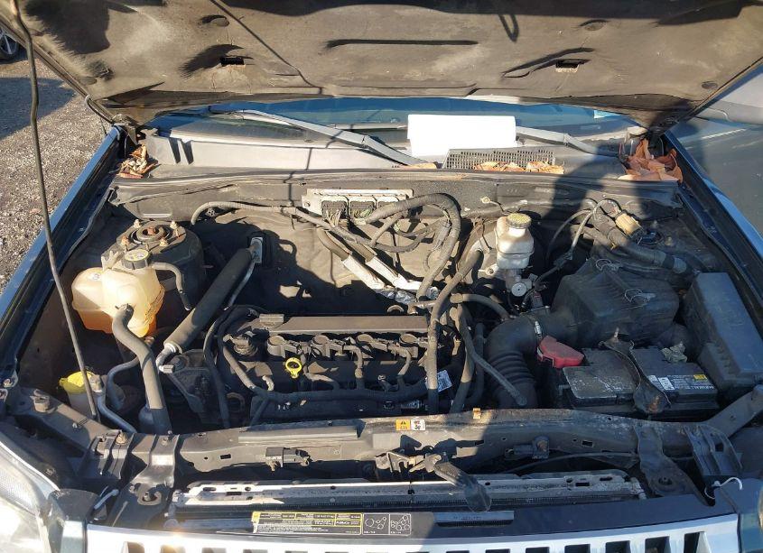 Photo 10 of 2010 Mercury Mariner (VIN 4M2CN9B70AKJ28770)