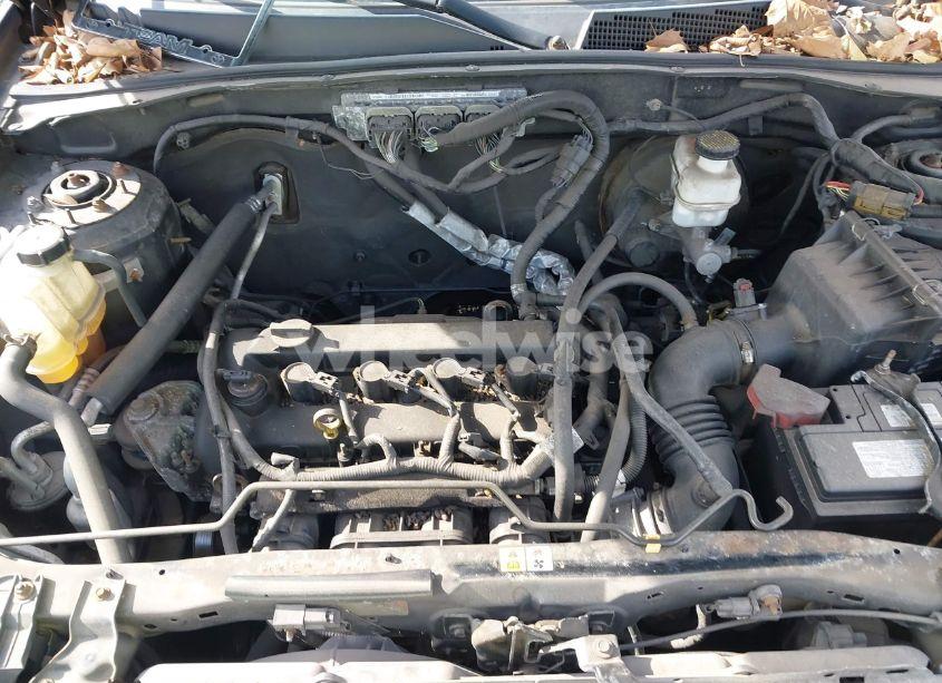 Photo 10 of 2010 Mercury Mariner (VIN 4M2CN9B73AKJ22994)