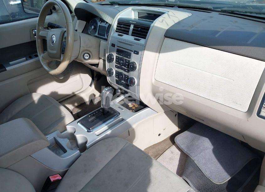 Photo 5 of 2010 Mercury Mariner (VIN 4M2CN9B73AKJ22994)