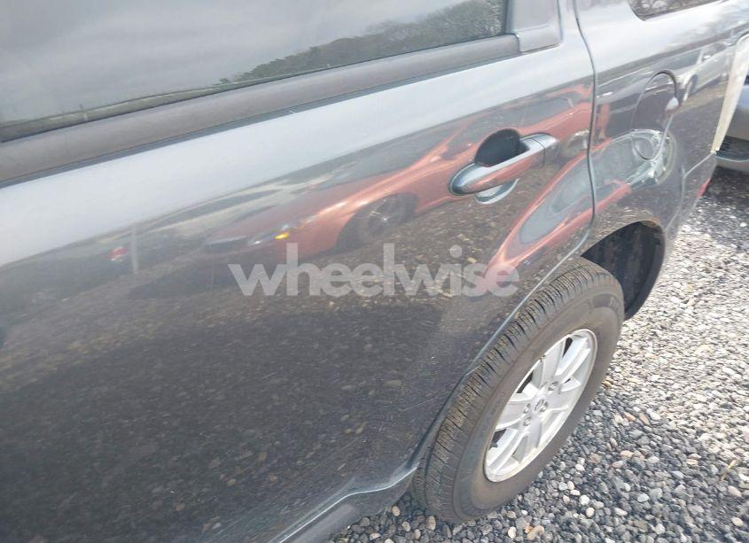 Photo 6 of 2010 Mercury Mariner (VIN 4M2CN9B73AKJ22994)