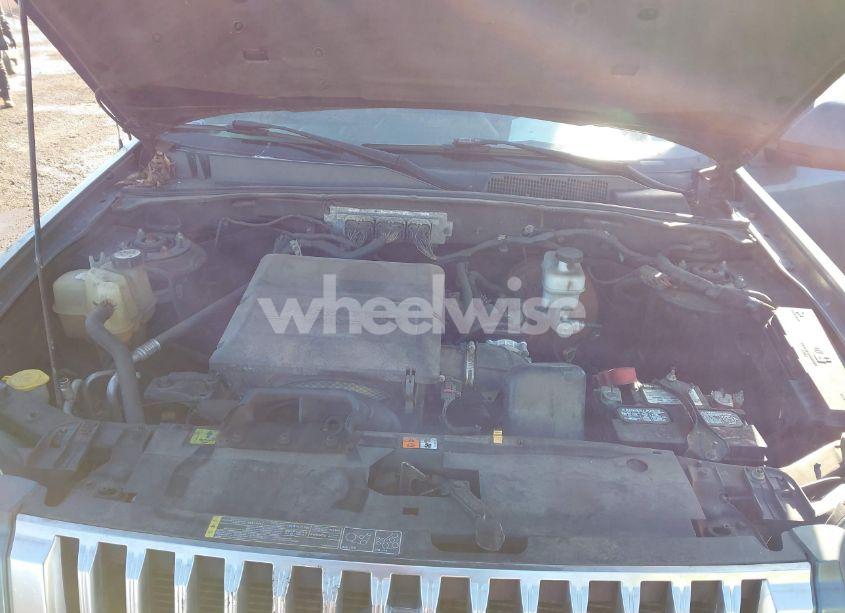 Photo 10 of 2010 Mercury Mariner (VIN 4M2CN9BG0AKJ02637)