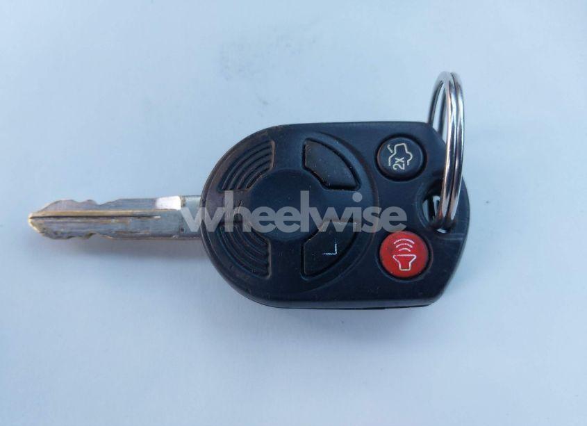 Photo 11 of 2010 Mercury Mariner (VIN 4M2CN9BG0AKJ02637)