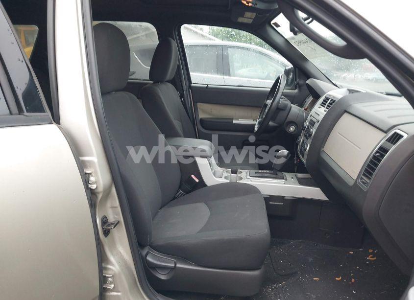 Photo 5 of 2010 Mercury Mariner (VIN 4M2CN9BG2AKJ08763)