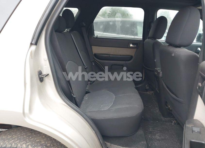 Photo 8 of 2010 Mercury Mariner (VIN 4M2CN9BG2AKJ08763)