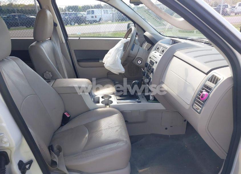 Photo 5 of 2010 Mercury Mariner PREMIER (VIN 4M2CN9H7XAKJ26886)