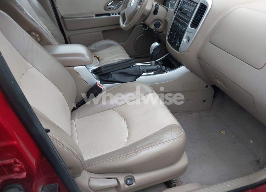 Photo 5 of 2005 Mercury Mariner LUXURY/PREMIER (VIN 4M2CU57105DJ09825)