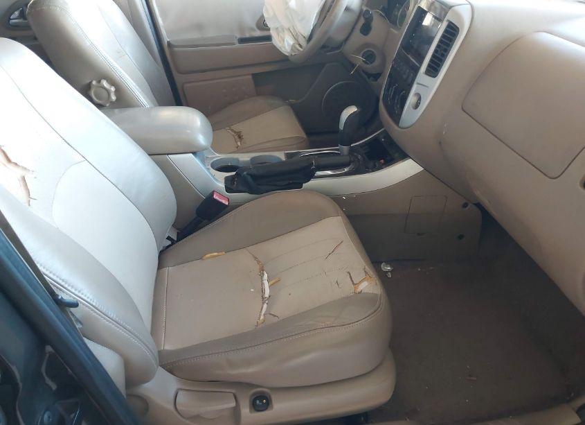 Photo 5 of 2005 Mercury Mariner LUXURY/PREMIER (VIN 4M2CU57125DJ33057)